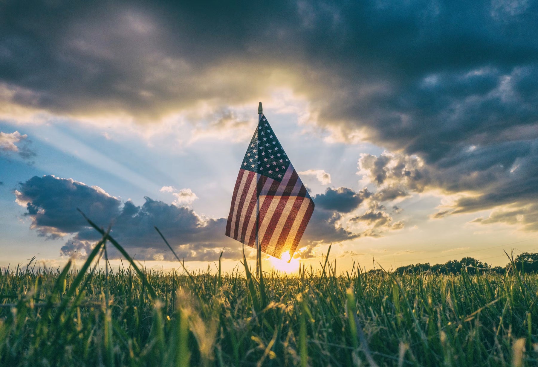 How to Fly Your Flag Proudly This 4th of July